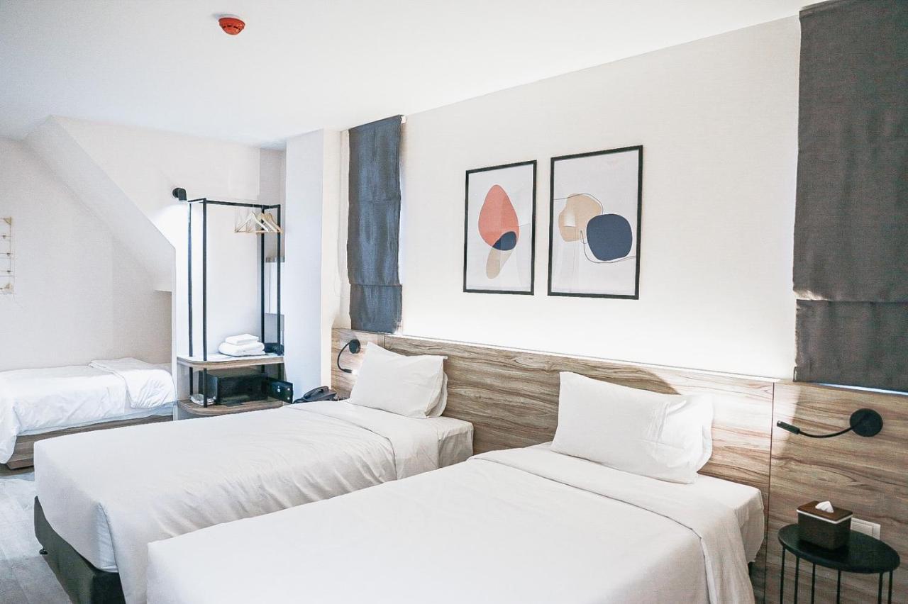Homitel Bangkok Hotel Екстериор снимка