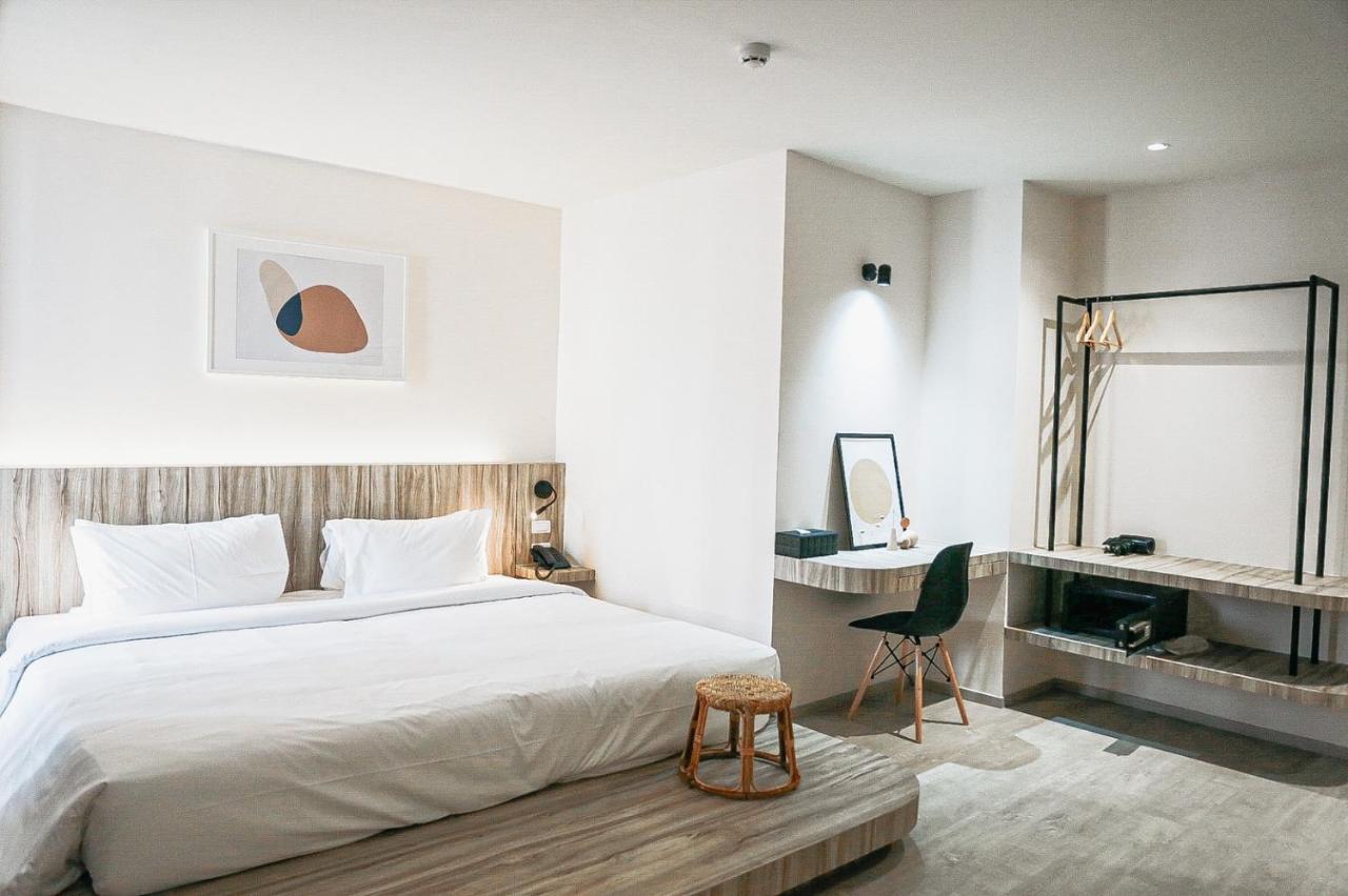 Homitel Bangkok Hotel Екстериор снимка