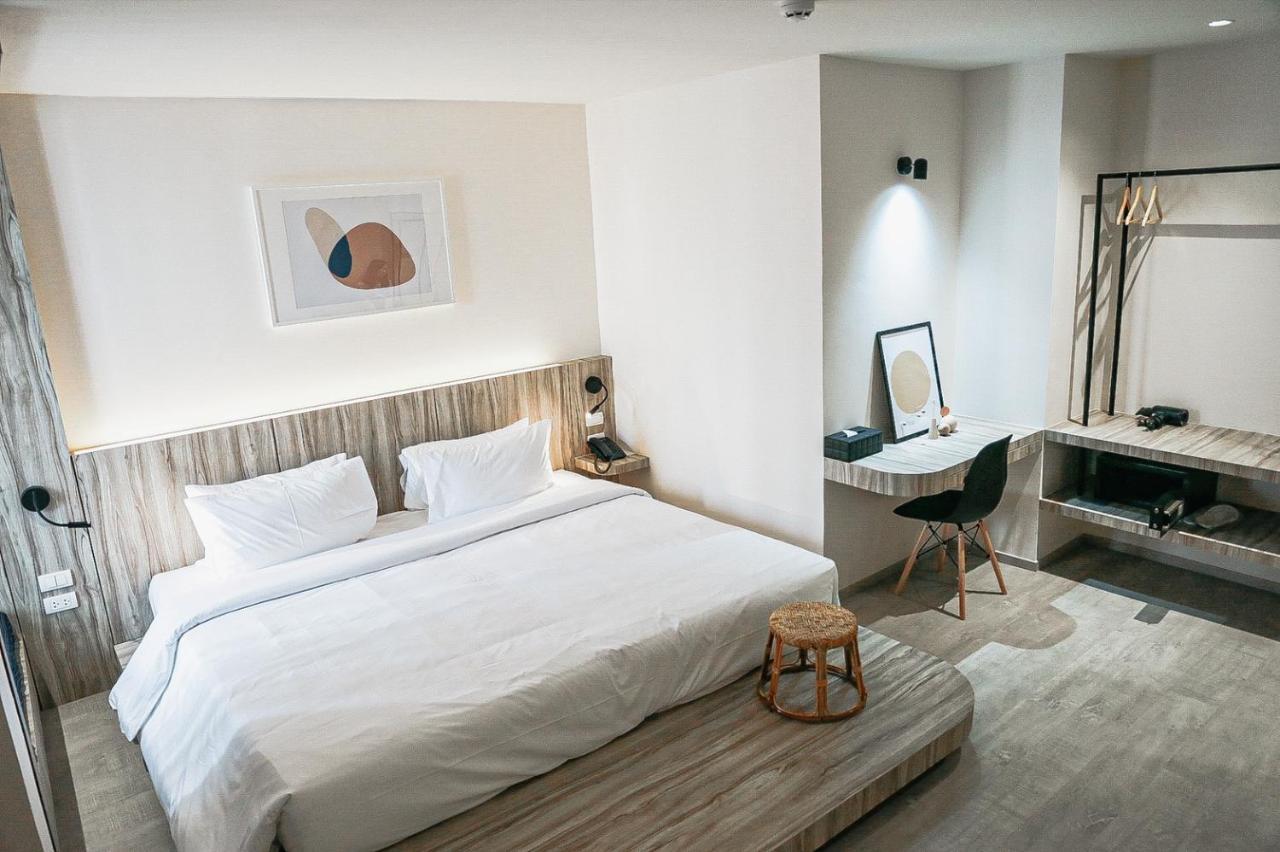 Homitel Bangkok Hotel Екстериор снимка