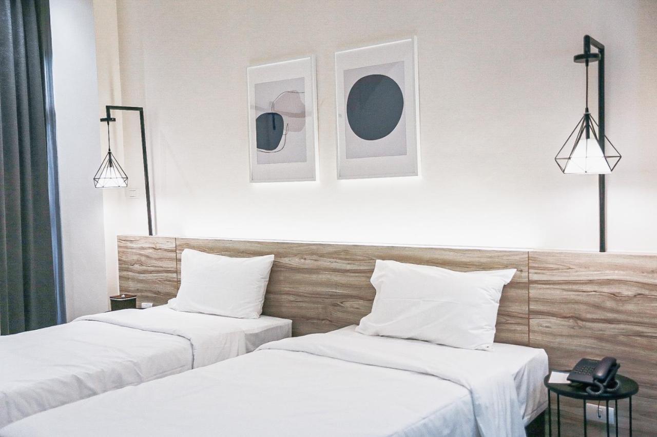 Homitel Bangkok Hotel Екстериор снимка