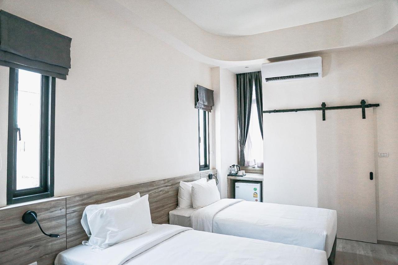 Homitel Bangkok Hotel Екстериор снимка